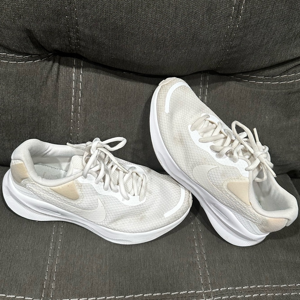 White light weight Running shoes